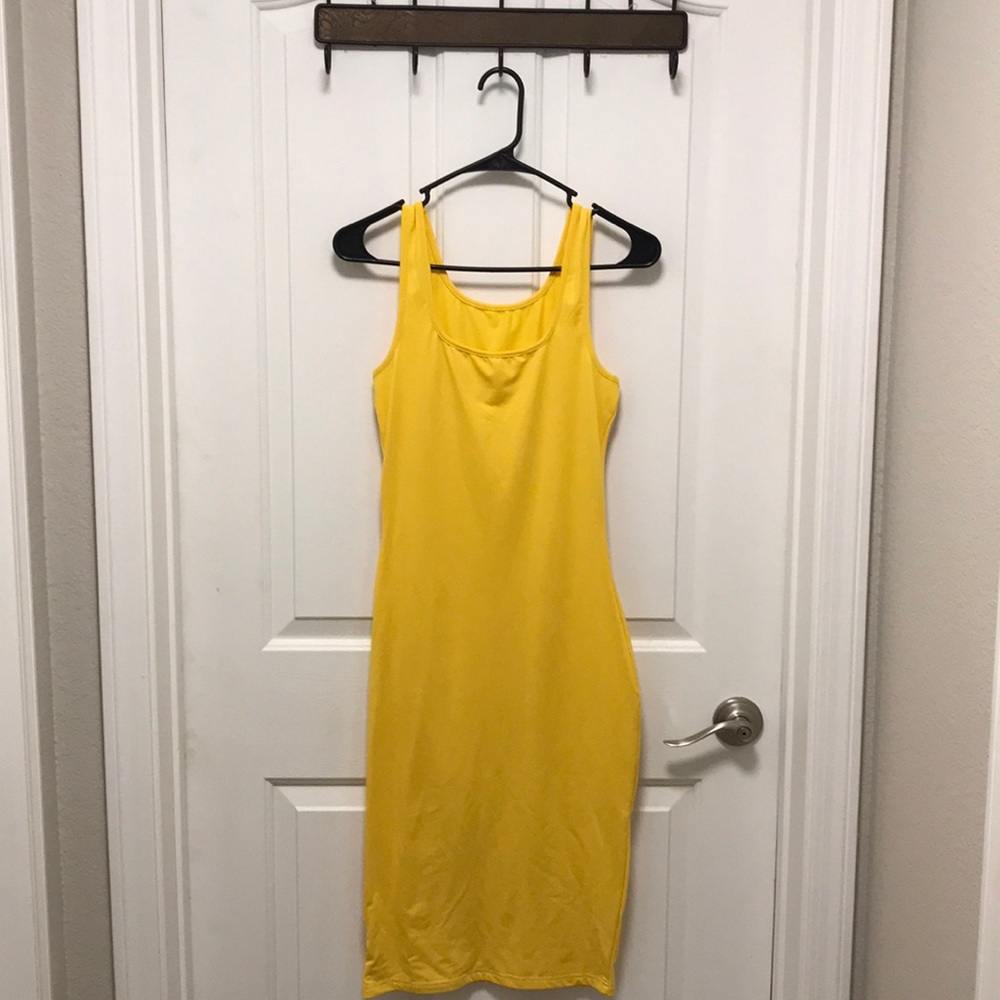 Yellow summer midi dress 💛💛